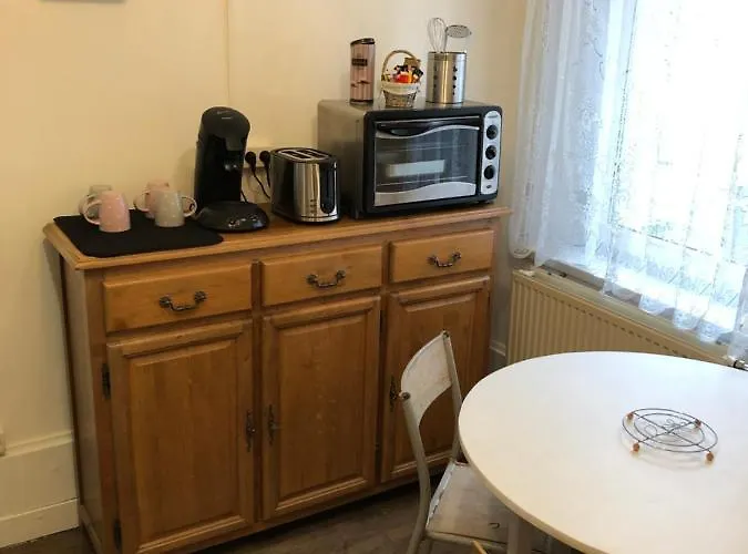 Du Port Quarto em Acomodações Particulares Lacroix-sur-Meuse